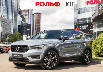 Подержанный автомобиль Volvo XC40 2019 года (1 фото)