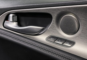 Подержанный автомобиль Kia Stinger 2019 года (16 фото)