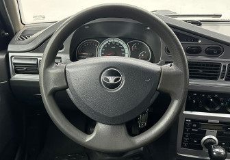 Подержанный автомобиль Daewoo Nexia Sedan 2012 года (12 фото)