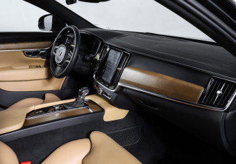 Подержанный автомобиль Volvo S90 2018 года (11 фото)