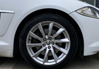 Подержанный автомобиль Jaguar XF Sedan 2013 года (9 фото)