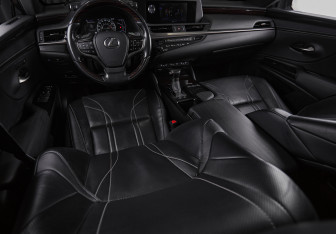 Подержанный автомобиль Lexus ES 2020 года (26 фото)