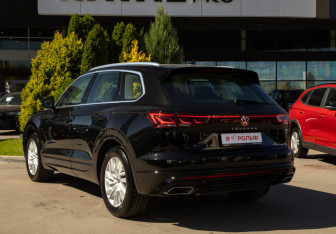 Новый Volkswagen Touareg 2025 (9 фото)