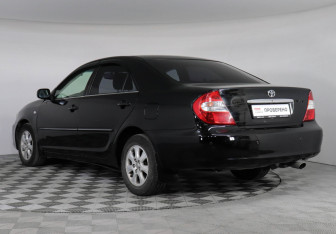 Подержанный автомобиль Toyota Camry Sedan 2004 года (4 фото)