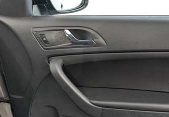 Подержанный автомобиль Skoda Yeti 2017 года (25 фото)