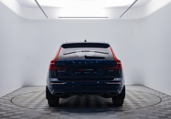 Подержанный автомобиль Volvo XC60 2018 года (6 фото)