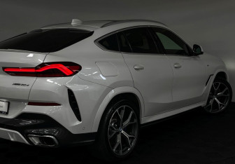 Подержанный автомобиль BMW X6 2020 года (30 фото)