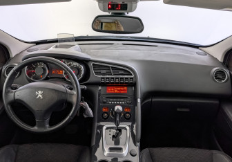 Подержанный автомобиль Peugeot 3008 2014 года (14 фото)