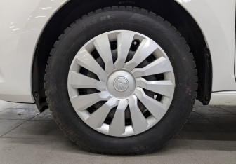 Подержанный автомобиль Skoda Rapid Liftback 2022 года (12 фото)
