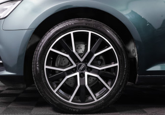 Подержанный автомобиль Audi A4 Sedan 2018 года (24 фото)