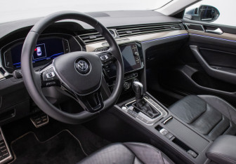 Подержанный автомобиль Volkswagen Arteon 2020 года (9 фото)
