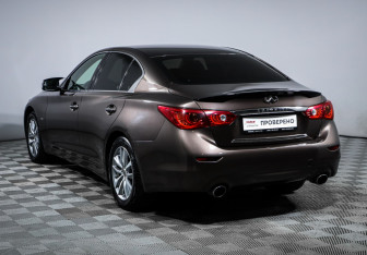Подержанный автомобиль Infiniti Q50 2014 года (7 фото)