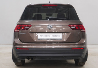 Подержанный автомобиль Volkswagen Tiguan 2017 года (6 фото)