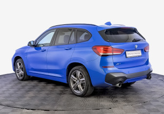 Подержанный автомобиль BMW X1 2021 года (7 фото)