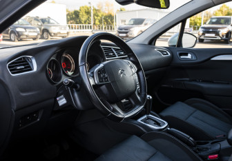 Подержанный автомобиль Citroen C4 Hatchback 2012 года (9 фото)