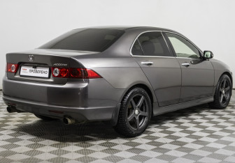 Подержанный автомобиль Honda Accord Sedan 2007 года (5 фото)