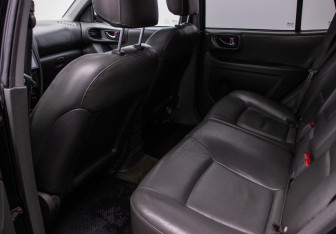 Подержанный автомобиль Hyundai Santa Fe 2003 года (11 фото)