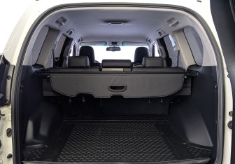 Подержанный автомобиль Toyota Land Cruiser Prado 2017 года (10 фото)