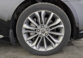 Подержанный автомобиль Hyundai Genesis 2016 года (12 фото)
