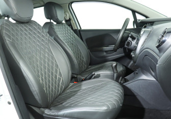 Подержанный автомобиль Renault Kaptur 2017 года (14 фото)