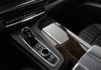 Подержанный автомобиль Cadillac Escalade Suv 2022 года (20 фото)