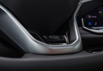 Подержанный автомобиль Volkswagen Tiguan 2025 года (12 фото)