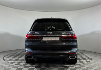 Подержанный автомобиль BMW X7 2020 года (4 фото)