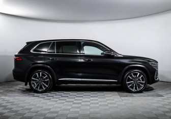 Подержанный автомобиль Geely Monjaro 2023 года (4 фото)