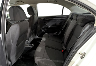 Подержанный автомобиль Skoda Rapid Liftback 2021 года (18 фото)