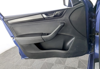 Подержанный автомобиль Skoda Rapid Liftback 2019 года (19 фото)