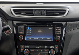 Подержанный автомобиль Nissan X-Trail 2017 года (17 фото)