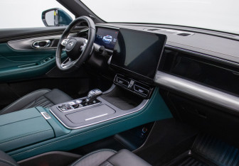 Подержанный автомобиль GAC GS8 2023 года (10 фото)