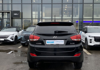Подержанный автомобиль Hyundai ix35 2013 года (7 фото)