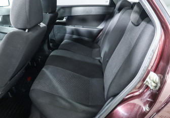 Подержанный автомобиль LADA (ВАЗ) Priora Hatchback 2012 года (9 фото)