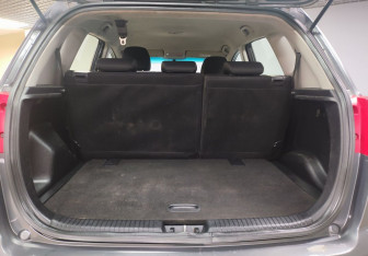 Подержанный автомобиль Kia Venga 2011 года (14 фото)