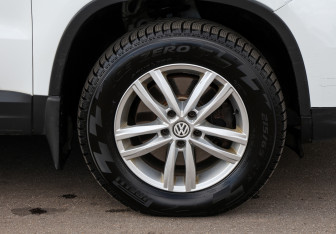 Подержанный автомобиль Volkswagen Tiguan 2015 года (18 фото)