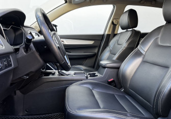 Подержанный автомобиль Geely Emgrand X7 2021 года (10 фото)