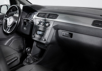 Подержанный автомобиль Volkswagen Caddy Compactvan 2016 года (9 фото)