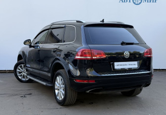 Подержанный автомобиль Volkswagen Touareg 2012 года (7 фото)