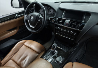 Подержанный автомобиль BMW X4 2016 года (10 фото)