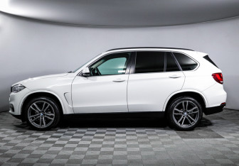 Подержанный автомобиль BMW X5 2016 года (8 фото)