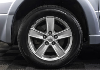 Подержанный автомобиль Mitsubishi Outlander 2007 года (19 фото)