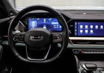Подержанный автомобиль Geely Monjaro 2023 года (7 фото)