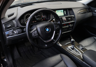 Подержанный автомобиль BMW X3 2015 года (13 фото)