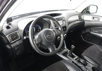 Подержанный автомобиль Subaru Forester Suv 2012 года (5 фото)