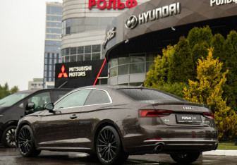 Подержанный автомобиль Audi A5 Coupe 2018 года (5 фото)