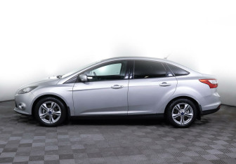 Подержанный автомобиль Ford Focus Sedan 2014 года (4 фото)