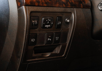 Подержанный автомобиль Toyota Land Cruiser Suv 2009 года (17 фото)