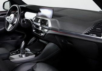 Подержанный автомобиль BMW X4 2019 года (9 фото)