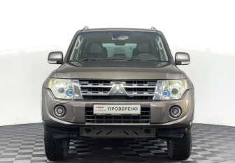 Подержанный автомобиль Mitsubishi Pajero 2012 года (2 фото)